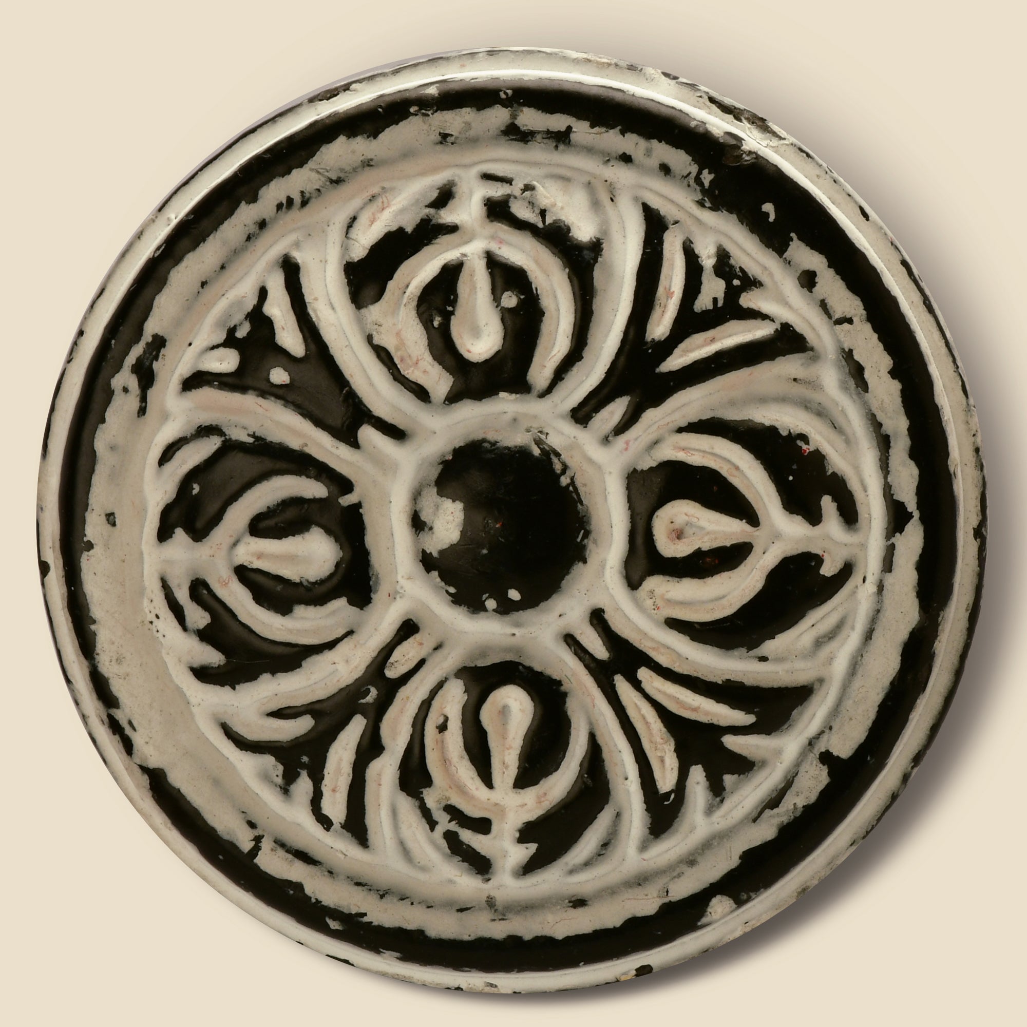 Round Cast Iron Cabinet Knob – Distressed White Floral
